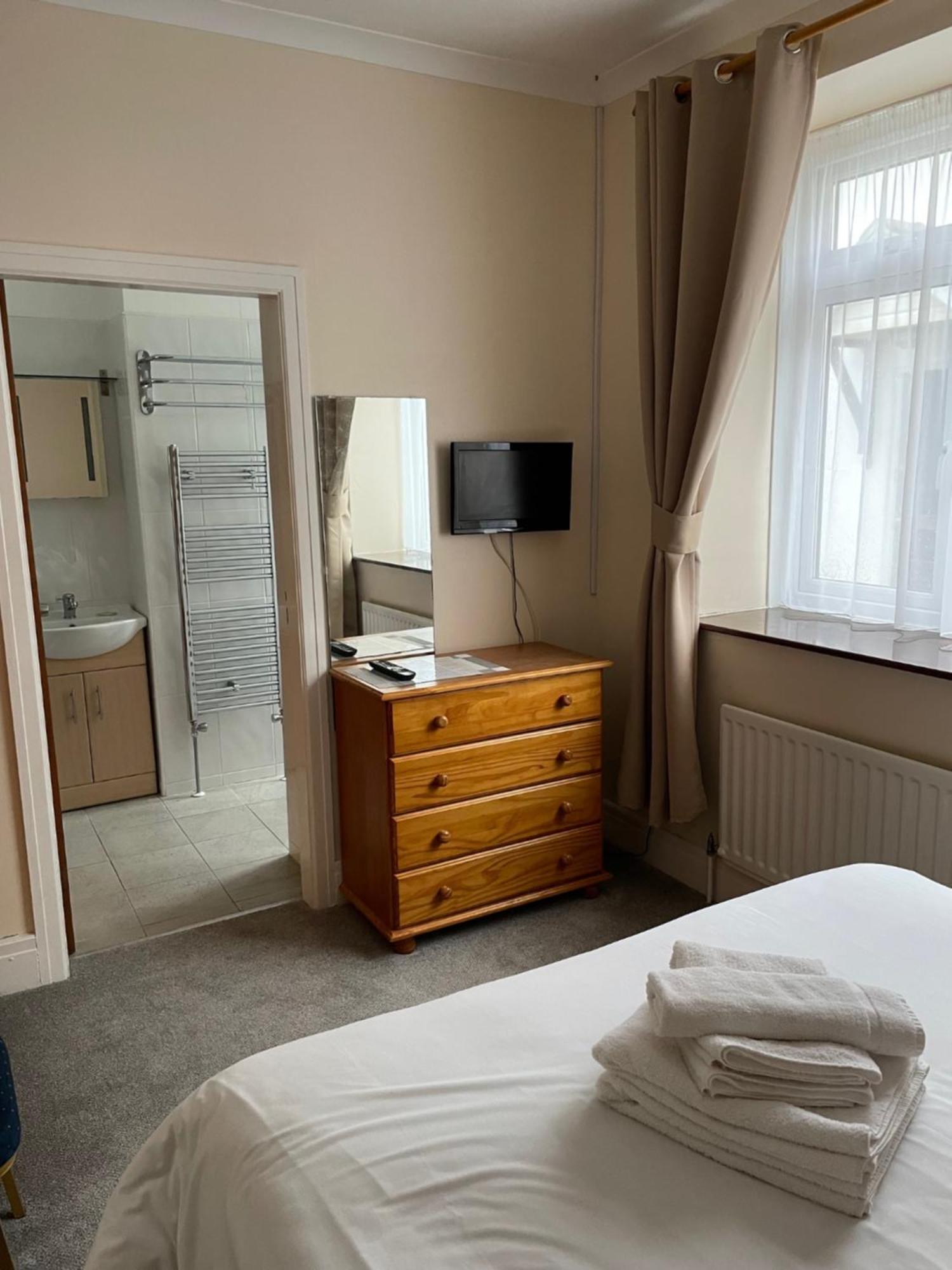 Merlewood Hotel 손더스풋 외부 사진