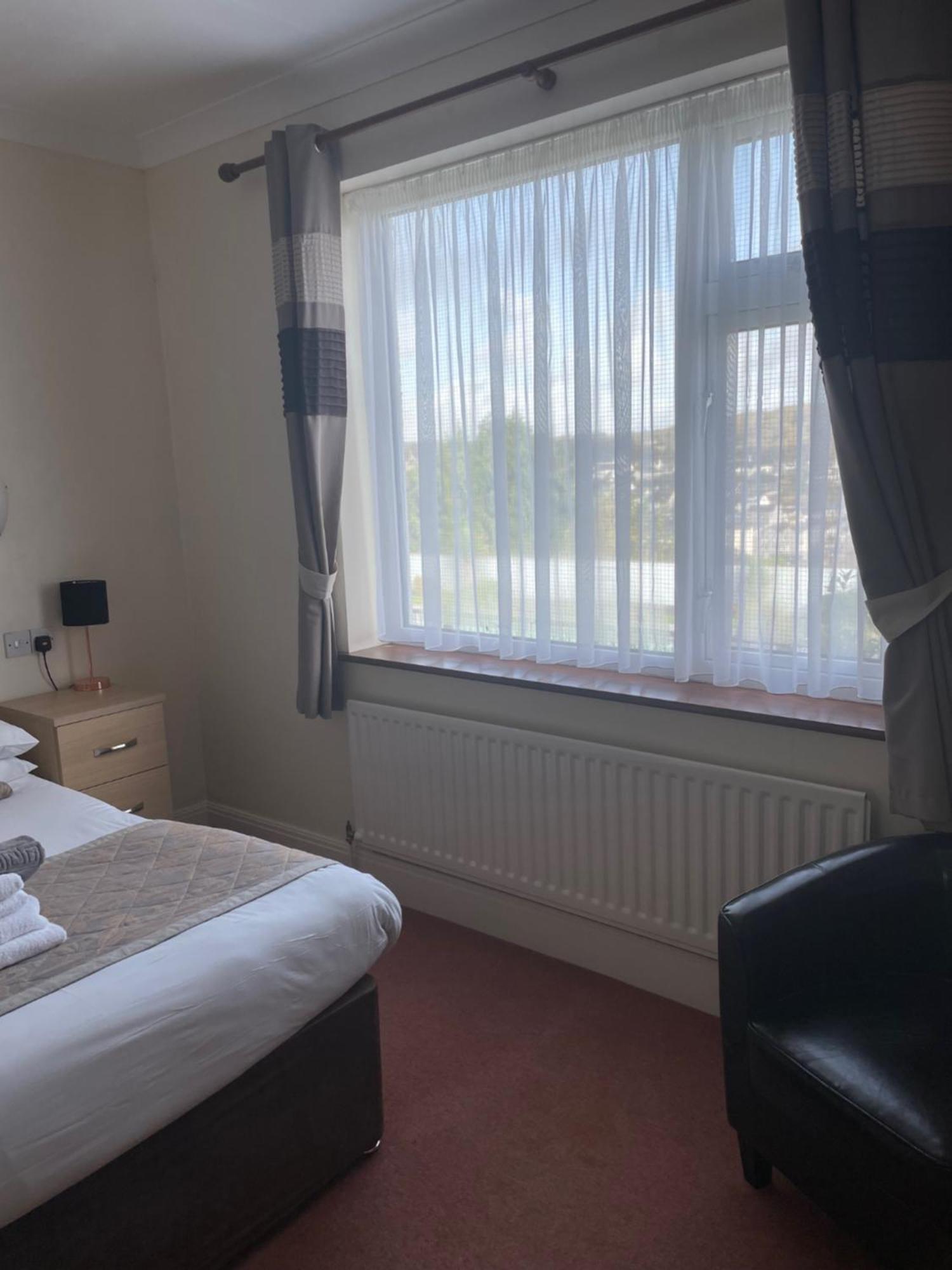 Merlewood Hotel 손더스풋 외부 사진